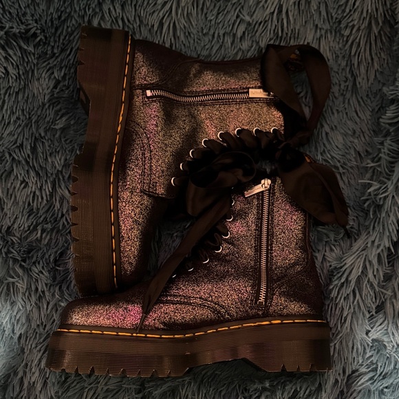 Dr. Martin Jadon faux fur lined platform glitter boots, size 9L - Picture 11 of 11